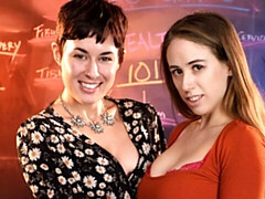 Grote kont, Grote mammen, Vingeren, Zoenen, Likken, Strippen, Tiener, Tieten likken