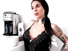 Gros cul, Sucer une bite, Brunette brune, Branlette thaïlandaise, Léchez, Chatte, Tatouage, Adolescente