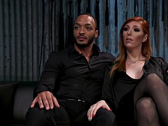 Bondage discipline sadomasochisme, Naakte man aangeklede vrouw, Dominante vrouw, Leer, Ondergoed, Moeder die ik wil neuken, Roodharige vrouw, Voorbinddildo