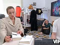 In den arsch, Schönheit, Blondine, Hd, Mann mann frau, Russisch, Rasiert, Flotter dreier