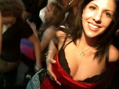 Hinterzimmer, Blondine, Blasen, Vollbusig, Aufs gesicht abspritzen, Handjob, Interrassisch, Sekretärin