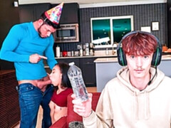 Cul, Sucer une bite, Brunette brune, En levrette, Adolescente, Nénés