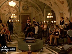 Arsch, Blondine, Blasen, Gruppensex, Absätze, Orgie, Uniform, Vintage