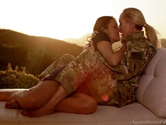 Voeten, Fetisj, Zoenen, Lesbisch, Natuurlijke tieten, Kut duiken, Tatoeage, Tieten likken