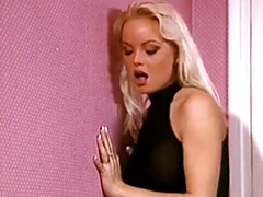 Glamorous blonde Silvia Saint knows how to suck a nice dick