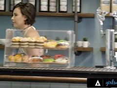 Stellung 69, Grosser arsch, Gesichtssitzen, Gruppe, Hd, Lesbisch, Erotischer film, Titten