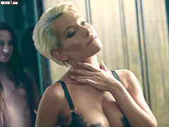 In den arsch, Braunhaarige, Ungarisch, Lesbisch, Masturbation, Zierlich, Russisch, Titten