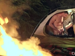 アメリカ人, お尻, チン, バック, 手コキする, ショートヘア, タトゥー, オッパイの