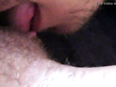 Grote kietelaar, Klietelaar, Dichtbij, Stel, Sperma in mond, Harig, Orgasme, Zuigen
