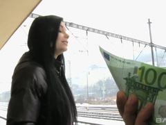 Brunette brune, Tir de sperme, Européenne, Faciale, Pov