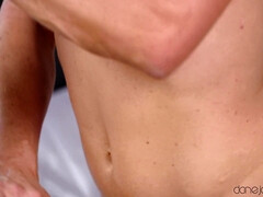 Cul, Beauté, Chambre à dormir, Brunette brune, Tchèque, En levrette, Branlette thaïlandaise, Cheveux courts