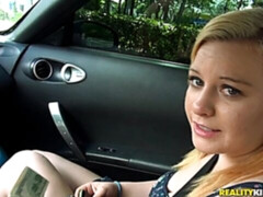 Gros cul, Grosse bite, Gros seins, Blonde, Sucer une bite, En levrette, Seins naturels, Pov