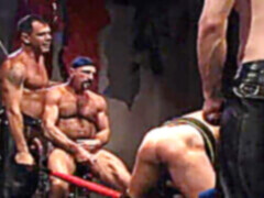 Anaal, Vuisten, Homo, Groep