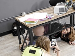 キス, レズビアン, なめる, オナニー, 自然山雀, ストリッピング, タトゥー, ティーン