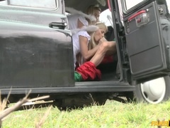 Auto, Dildo, Aufs gesicht abspritzen, Handjob, Im freien, Pov, Flotter dreier, Spielzeuge