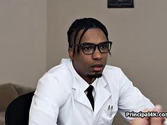 Grosse bite, Gros seins, Sucer une bite, Noir ébène, Interracial, Chevaucher, Plan cul à trois, Nénés