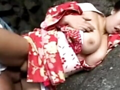 Cutesy Geisha at japanese clip