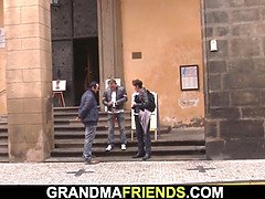 Grosse titten, Braunhaarige, Geile alte tussi, Reif, Milf, Realität, Stiefmutter, Flotter dreier