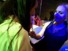 Blondine, Tanzen, Puppe, Küssen, Lesbisch, Party, Muschi, Swingers