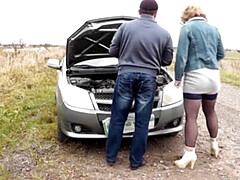 Gorda, Coche, Tacones, Madres para coger, Al aire libre, Público, Realidad, Tabú