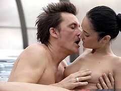 Morena, Europeo, Tetas