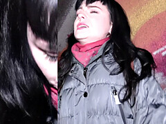 Morena, Jeans, Tetas naturales, Al aire libre, Público, Coño, Calcetines, Tetas