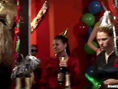 Grote mammen, Zwart, Blond, Diep in de keel, Fetisj, Interraciaal, Lesbisch, Feest