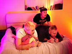 Amateur, Homme nu et filles habillées, Papa, Femme dominatrice, Branlette thaïlandaise, Mature, Mère que j'aimerais baiser, Prostate