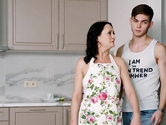 デカパイ, フェラチオ, ディルド, お婆さん, 熟年, ロシア人, 垂れ乳, 剃毛