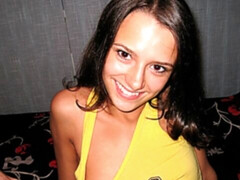 Grosse bite, Sucer une bite, Brunette brune, En levrette, Seins naturels, Petite femme, Adolescente, Nénés