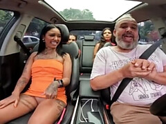 Enthousiasteling, Kont, Zwart, Auto, Eerste keer, Latijnse vrouw, Natuurlijke tieten, Tieten likken