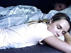 Blondine, Blasen, Tochter, Hundestellung, Fingern, Handjob, Lecken, Titten