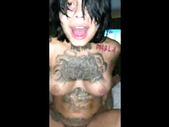 Gros cul, Grosse bite, Gros seins, Brunette brune, Queue, Pov, Rugueux, Tatouage