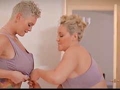 Nana, Gros seins, Blonde, Fétiche, Groupe, Massage, Mature, Plan cul à trois