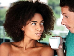 Gros cul, Grosse bite, Gros seins, Sucer une bite, En levrette, Noir ébène, Chatte, Adolescente