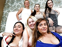 Большая жопа, Большие сиськи, Пальцем, Лесбиянка, Лизание, Белье, Киски, Бритые