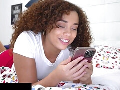 18 ans, Amateur, Grosse bite, En levrette, Noir ébène, Lesbienne, Seins naturels, Petite femme