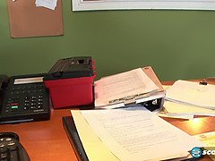 Grosse titten, Blasen, Spermaladung, Handjob, Absätze, Natürlichen titten, Büro, Rotschopf