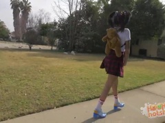 Braunhaarige, Gesichtssitzen, Aufs gesicht abspritzen, Spiele, Zierlich, Muschi, Titten, Nass