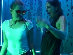 Morena, Bailar, Pajear, Besar, Orgía, Coño, Chupando, Mojado