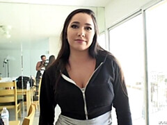 Leie, Grosser arsch, Grosse titten, Braunhaarige, Milf, Nackt, Solo, Entkleiden