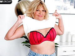 Amateur, Gros cul, Gros seins, Blonde, Doigter, Mature, Solo, Dénudage