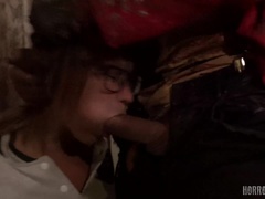 Bondage discipline sadomasochisme, Bruinharig, Diep in de keel, Brillen, Hardcore, Likken, Tiener