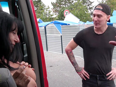 黒人, フェラチオ, 口内発射, 露出狂, 巨大, 現実, ラフ, いじめ