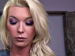 Sadomasochismus, Grosse titten, Handjob, Transfrau, Tätowierung