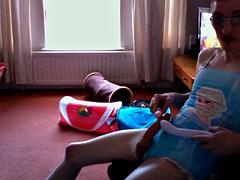 my hands free cumming on doughters swimsuit