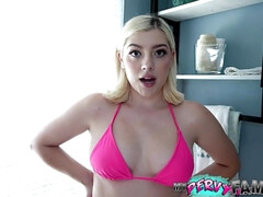 Grosser arsch, Grosse titten, Bikini, Blondine, Blasen, Kehlenfick, Rasiert, Titten