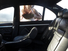 Sucer une bite, Voiture, Tromperie, Doigter, Pov, Chatte, Rousse roux, Serré