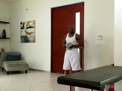 Спальня, Большие сиськи, Грудастые, Собачьи, Итальянки, Лизание, Натуральные сиськи, Киски