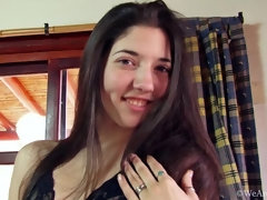 Arsch, Braunhaarige, Behaart, Lingerie, Masturbation, Geschwollene nippel, Tätowierung, Jungfrau